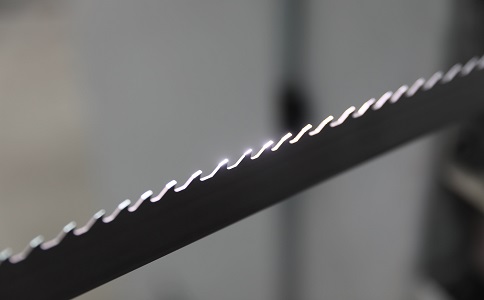 淮南双金属带锯条产生切削噪音的原因具体有哪些？